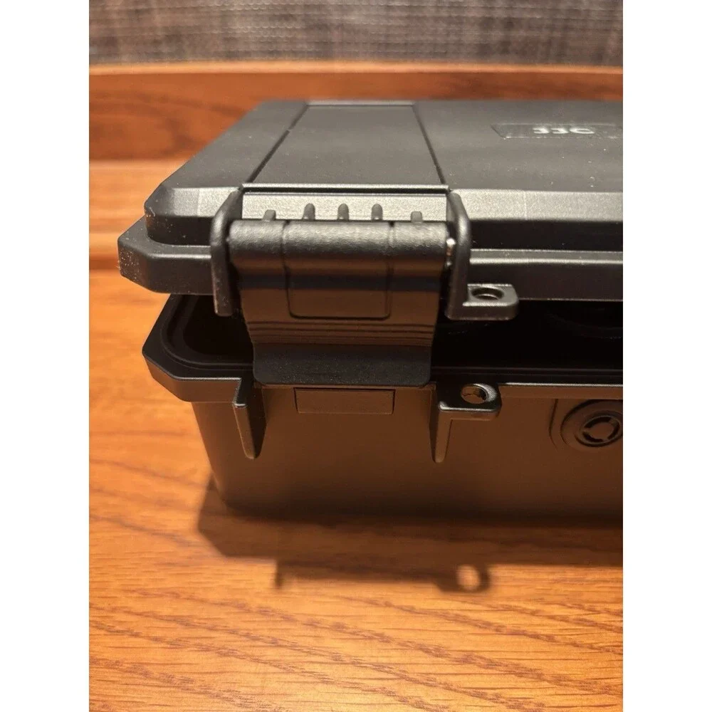 NIB -  JJC Professional JBC-15X135 Waterproof 35mm Film Case Canisters Holder